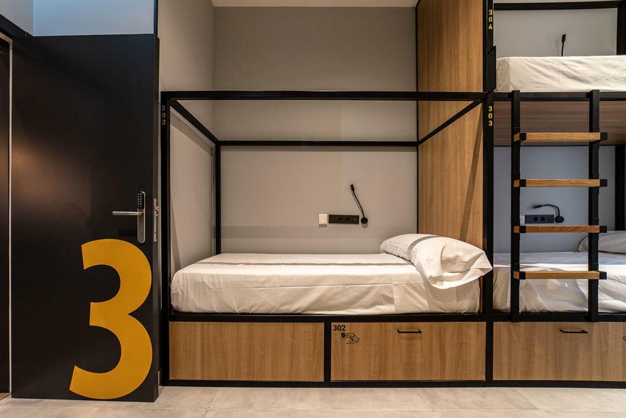 Petit Hostel La Latina (Adults Only) Мадрид Екстериор снимка