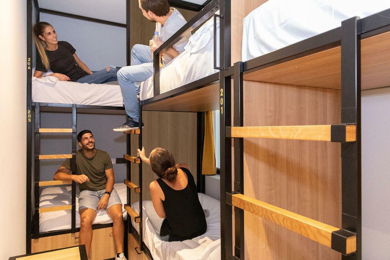 Petit Hostel La Latina (Adults Only) Мадрид Екстериор снимка
