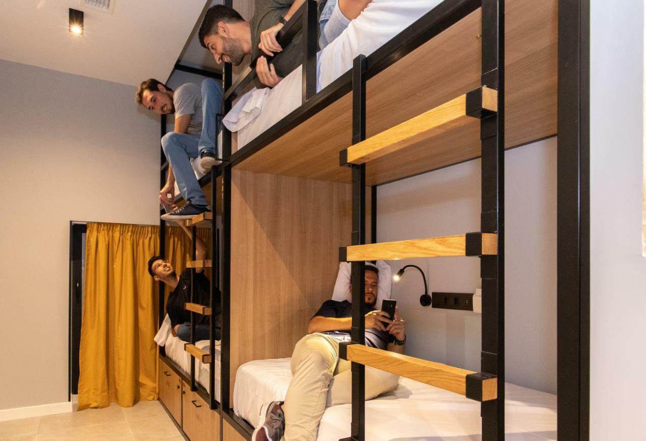 Petit Hostel La Latina (Adults Only) Мадрид Екстериор снимка