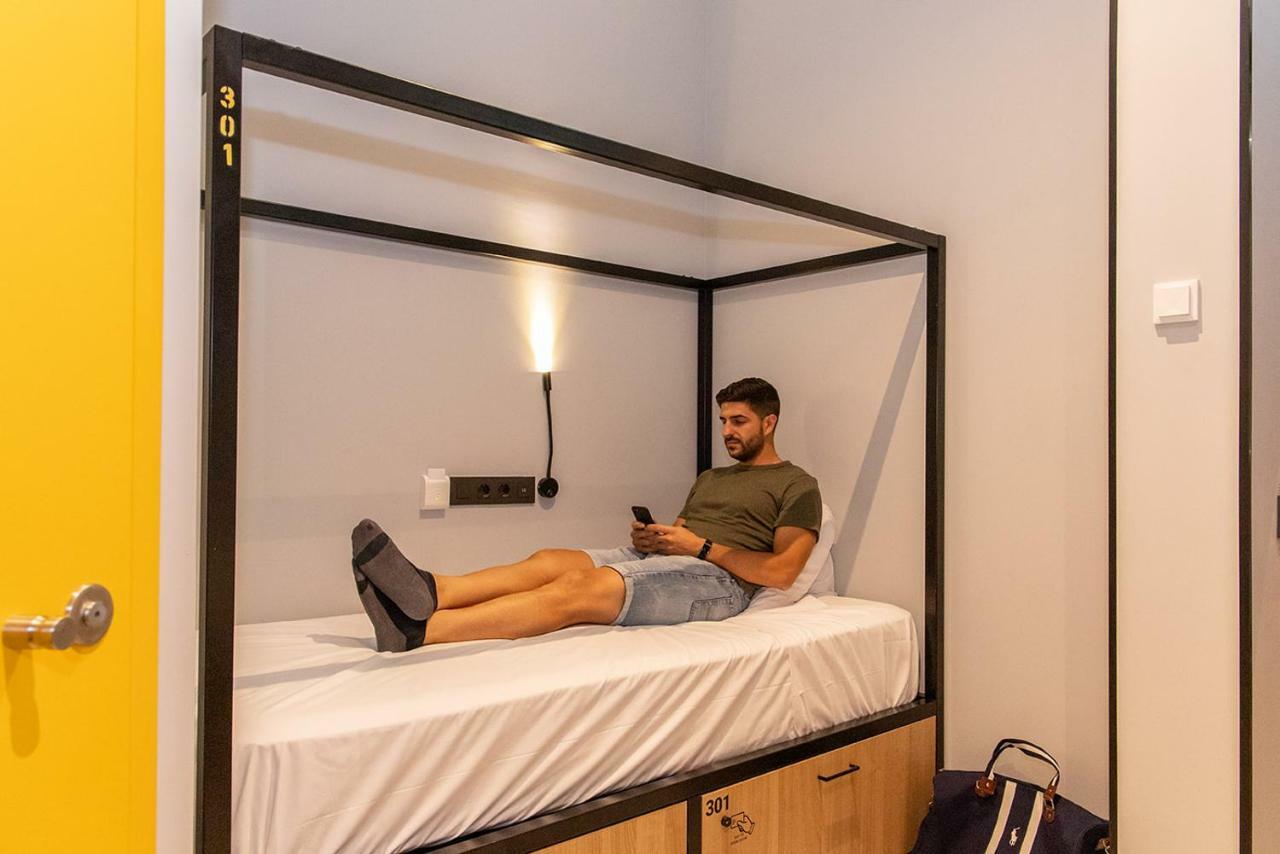 Petit Hostel La Latina (Adults Only) Мадрид Стая снимка