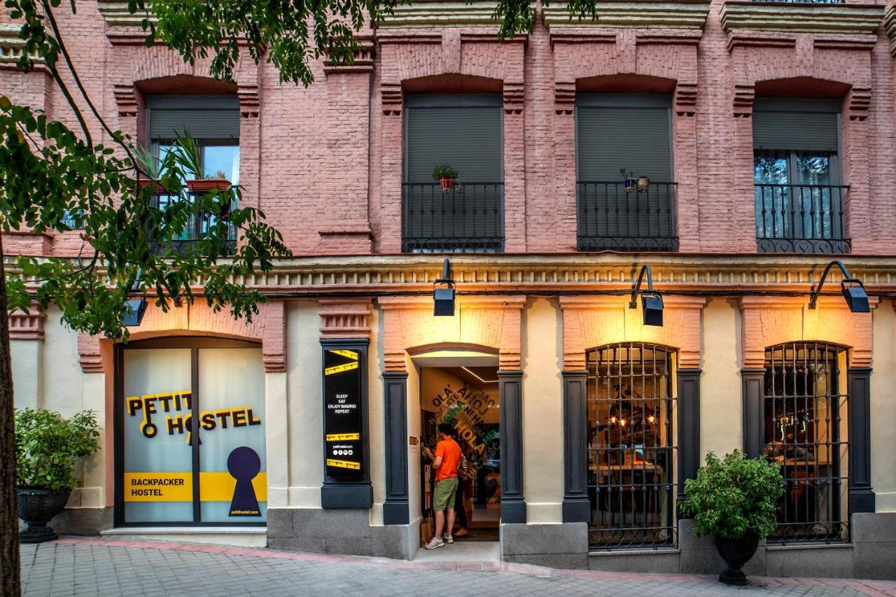 Petit Hostel La Latina (Adults Only) Мадрид Екстериор снимка