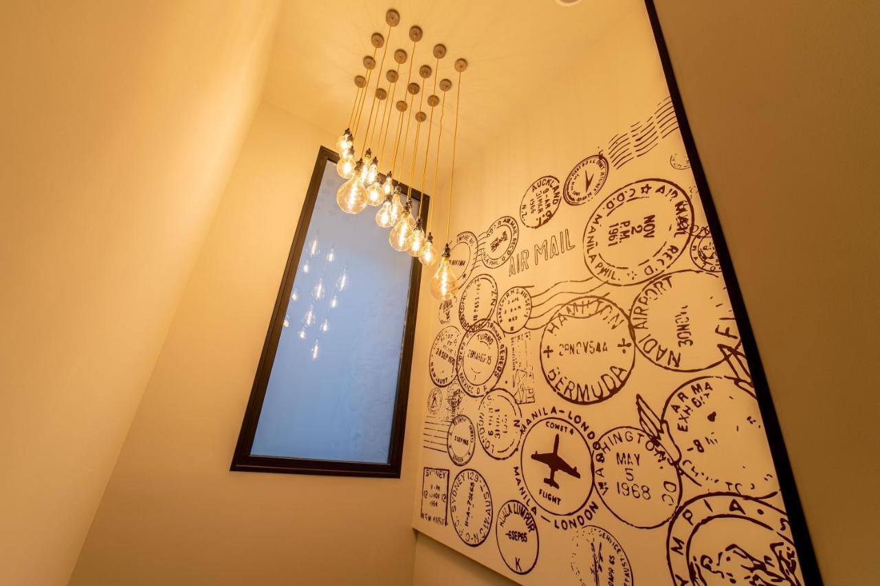 Petit Hostel La Latina (Adults Only) Мадрид Екстериор снимка