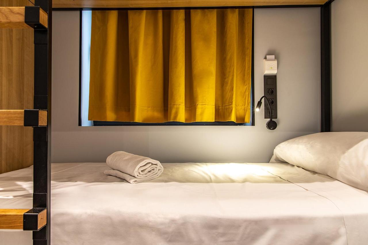 Petit Hostel La Latina (Adults Only) Мадрид Екстериор снимка